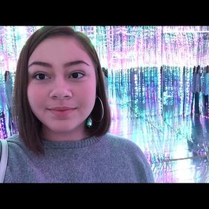 Meet your Posher, Skylar